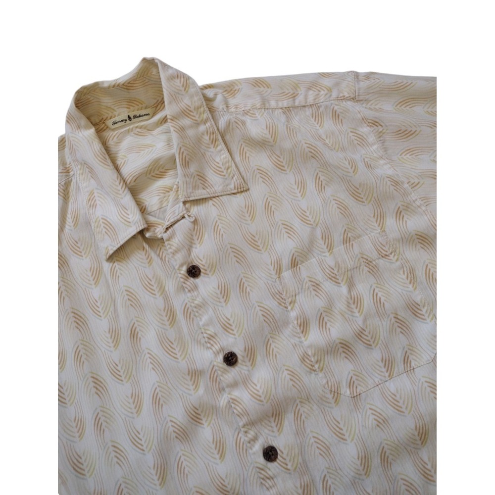 Tommy Bahama Button Up Shirt‎ Man's L Tan Beige Hawaiian Geometric Short Sleeves